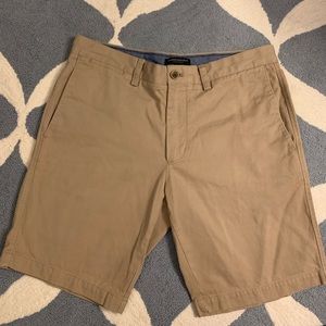 BANANA REPUBLIC KHAKI SHORT
